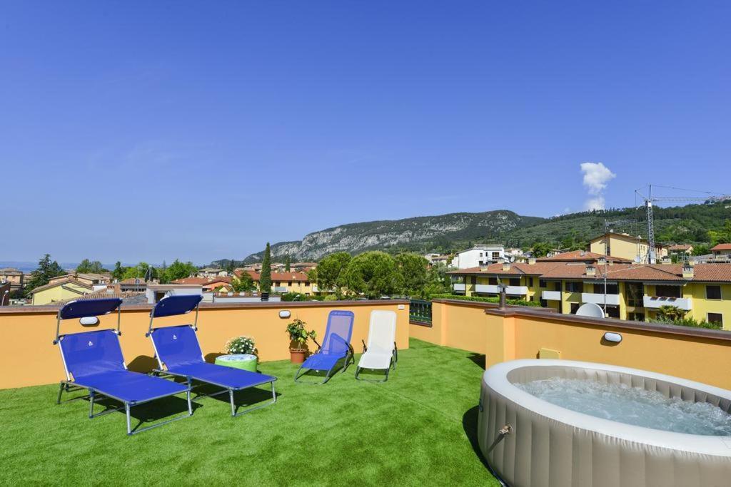 ホテルLa Terrazza Sul ガルダ エクステリア 写真