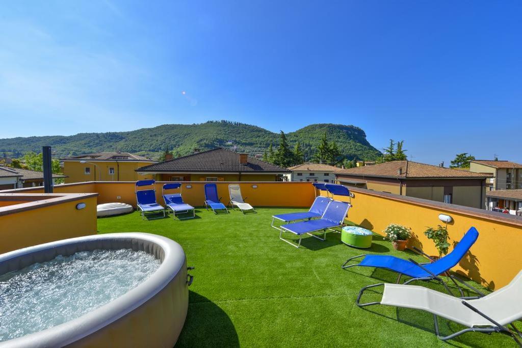 ホテルLa Terrazza Sul ガルダ エクステリア 写真